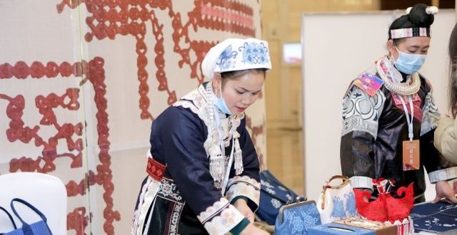 此一村入列第二届中国妇女手工创新创业大赛带动6万人次妇女就业海阳战