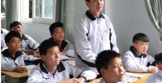 性普通高中小学生姓刘，老师上课却从不点他的名字，因为一叫全班就笑甘肃省